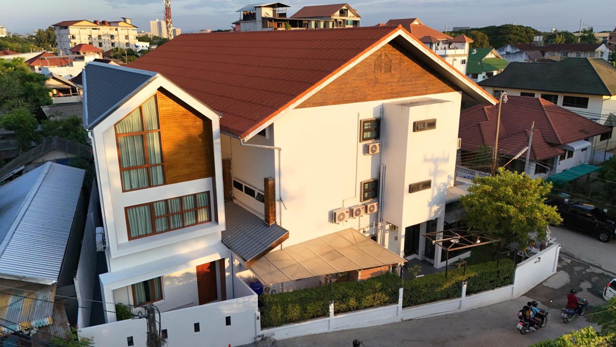 Tanwa Hotel Chiang Mai Exterior photo